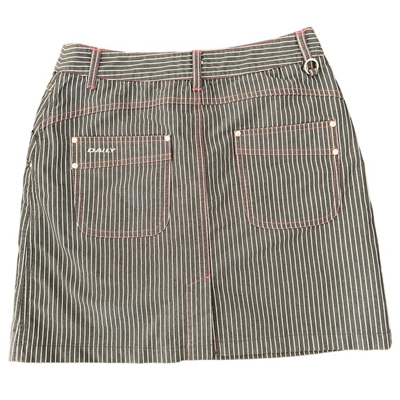 Daily Golf Skirt Skort Sports Women size S
Gray White Pinstripe Pink Threading - Picture 3 of 14